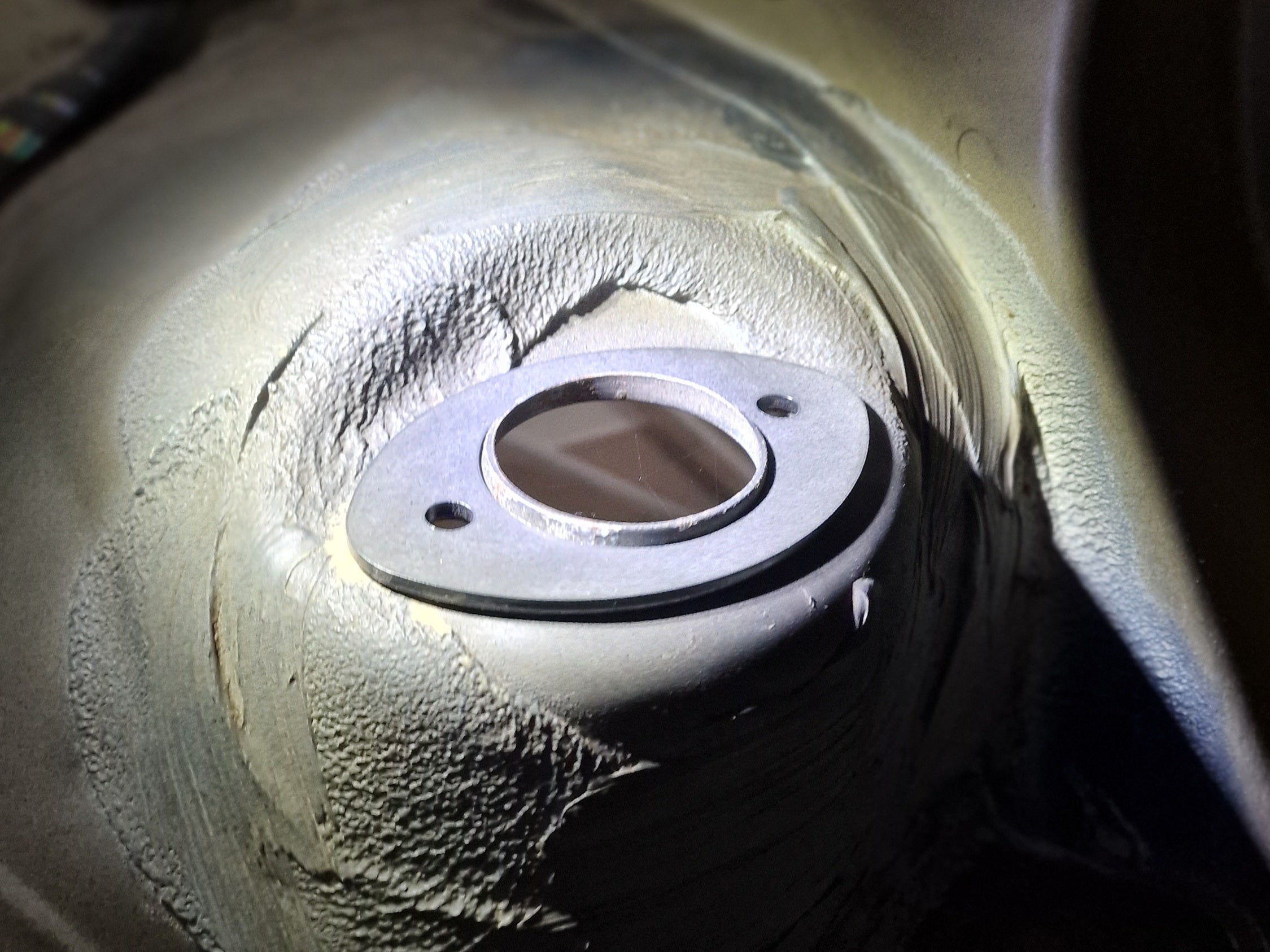 Wzmocnienia mocowań tylnych amortyzatorów BMW E36