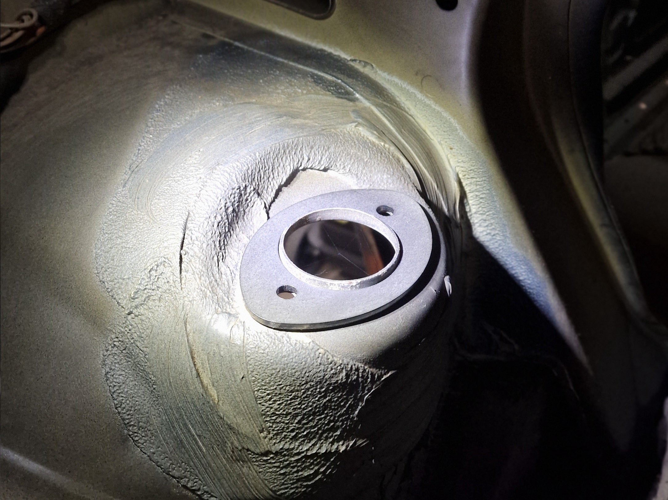 Wzmocnienia mocowań tylnych amortyzatorów BMW E36