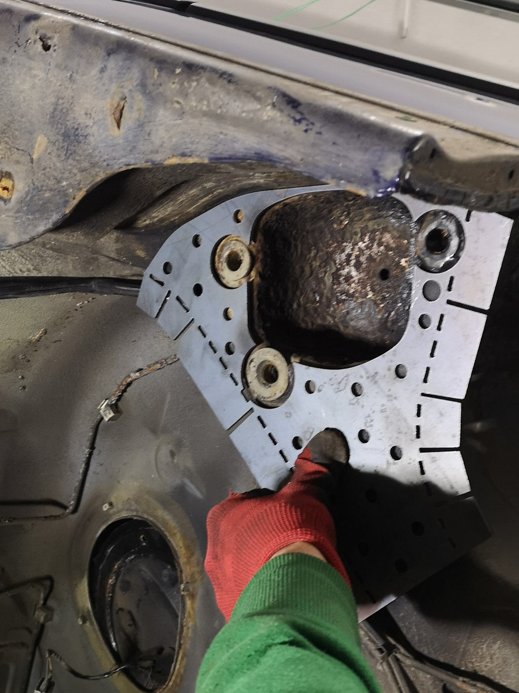 Wzmocnienia mocowań wahaczy wleczonych/wzdłużnych BMW E36